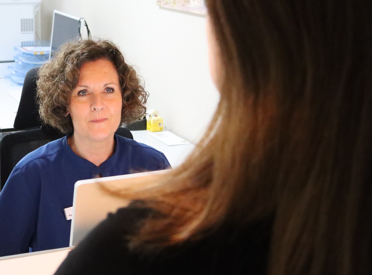 Terminvereinbarung am Empfang von Ortho Gronau